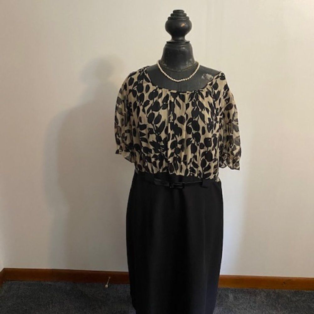 Connected Woman Black, Tan sheer top with lining, size 22W